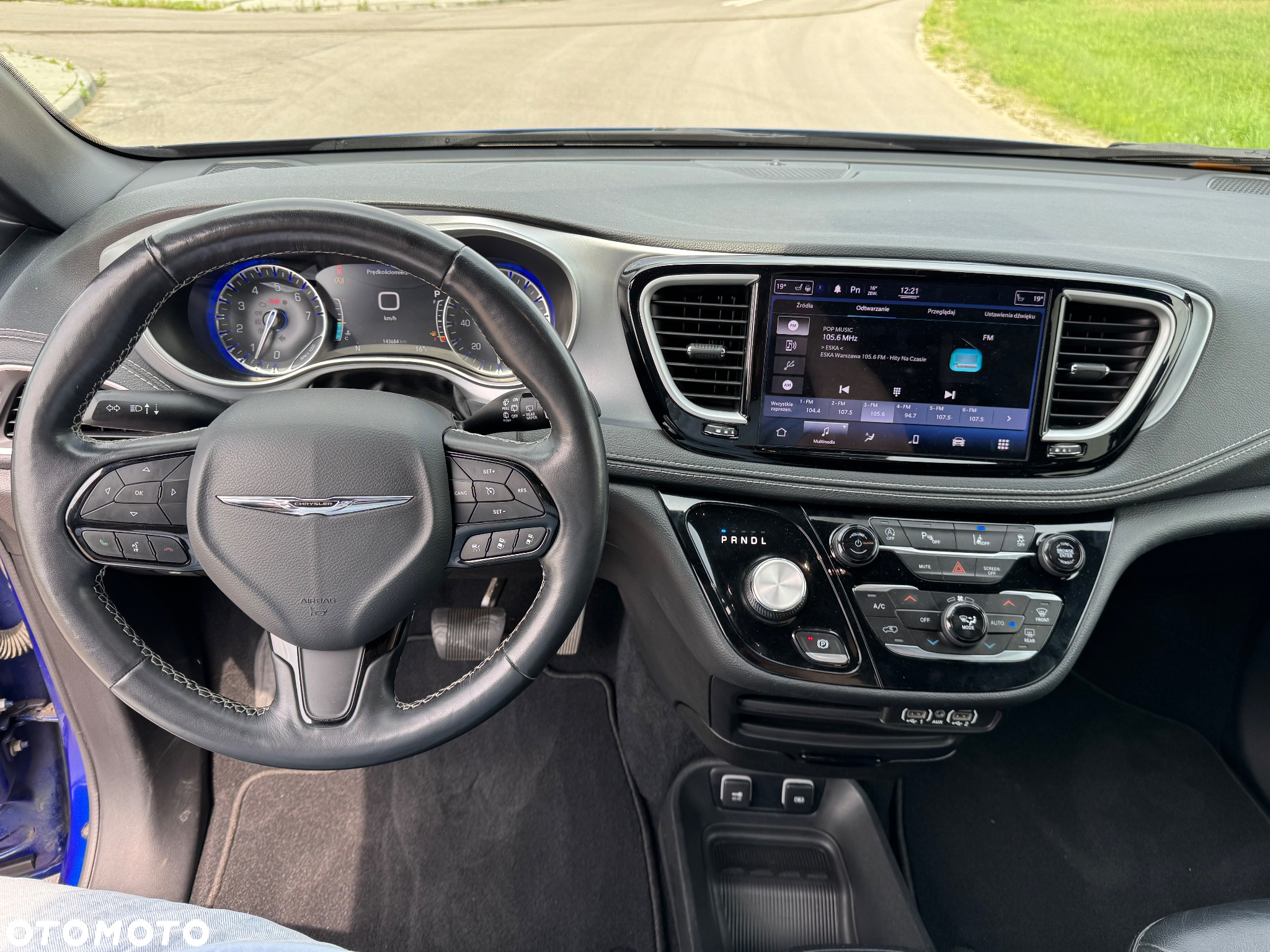 Chrysler Pacifica - 12