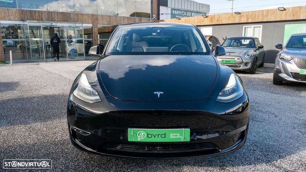 Tesla Model Y Long Range Dual Motor AWD - 3