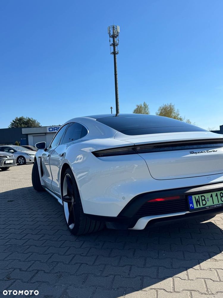 Porsche Taycan GTS - 7