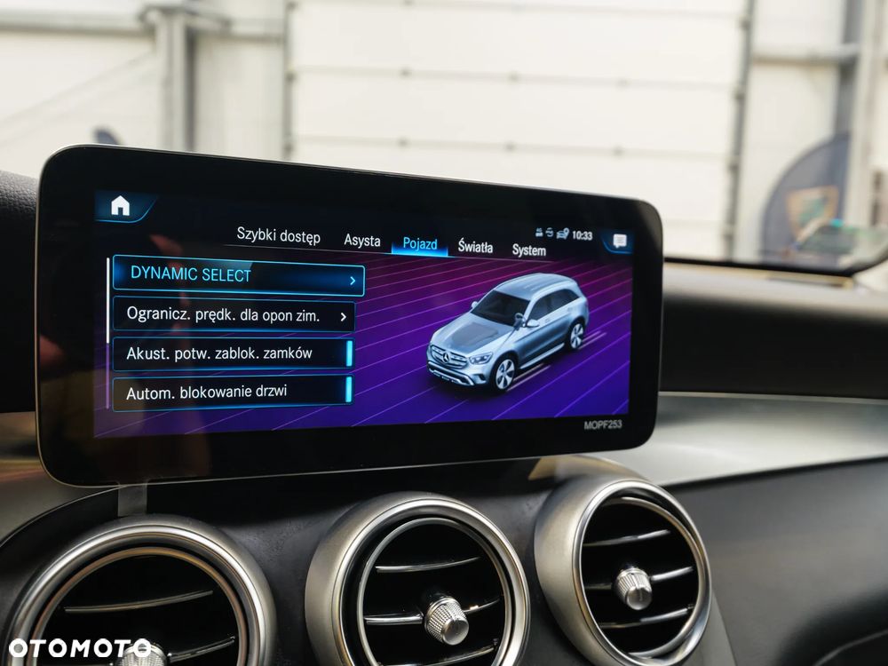Mercedes-Benz GLC 200 d 4Matic 9G-TRONIC AMG Line - 30