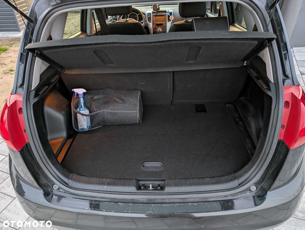 Kia Venga - 7