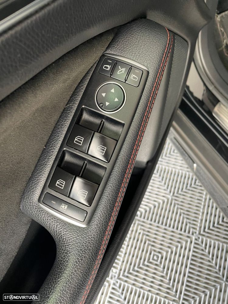 Mercedes-Benz GLA 220 CDI AMG Line 4-Matic - 17