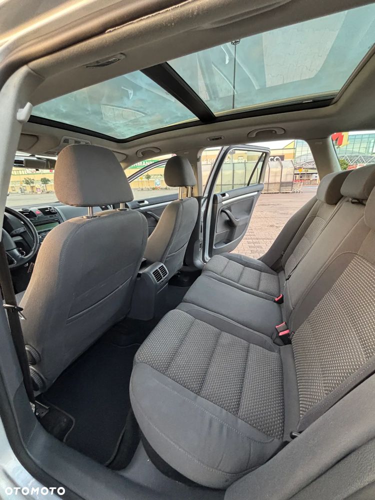 Volkswagen Golf V 1.9 TDI DPF BlueMot Comfortline - 15