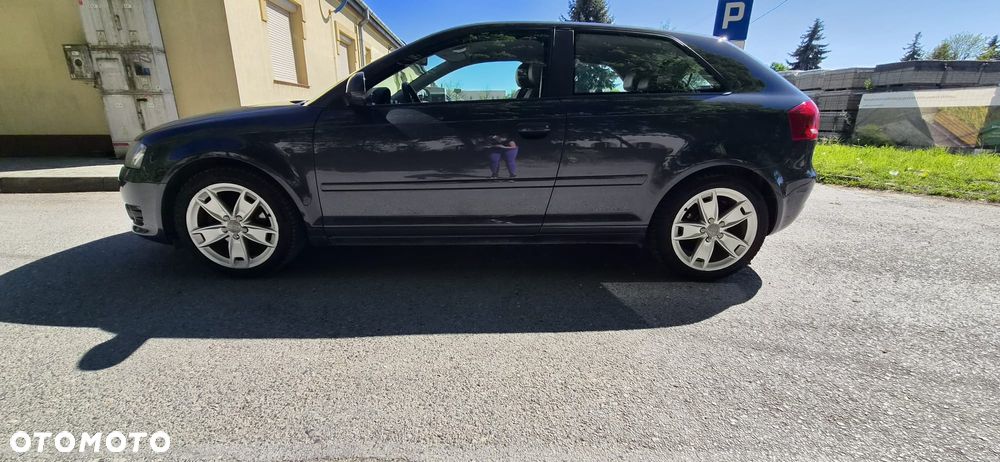 Audi A3 3-drzwiowe 1.6 TDI DPF Attraction - 19