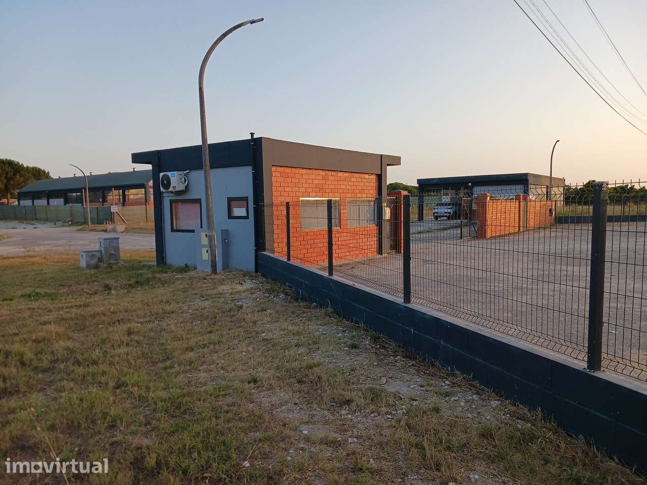 Escritório com 25m2 + Terreno com 2.500m2 com boa localização - Grande imagem: 5/12