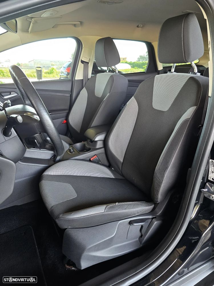 Ford Focus 1.0 EcoBoost S&S Champions Edition - 27