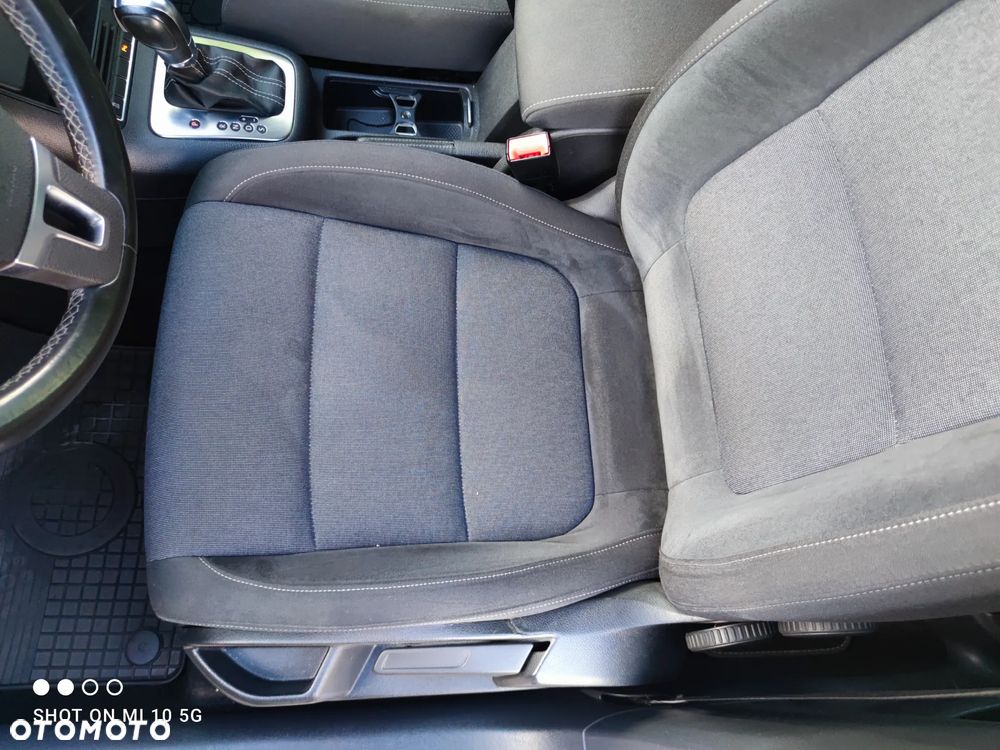 Volkswagen Golf Plus 1.6 TDI Comfortline DSG - 24