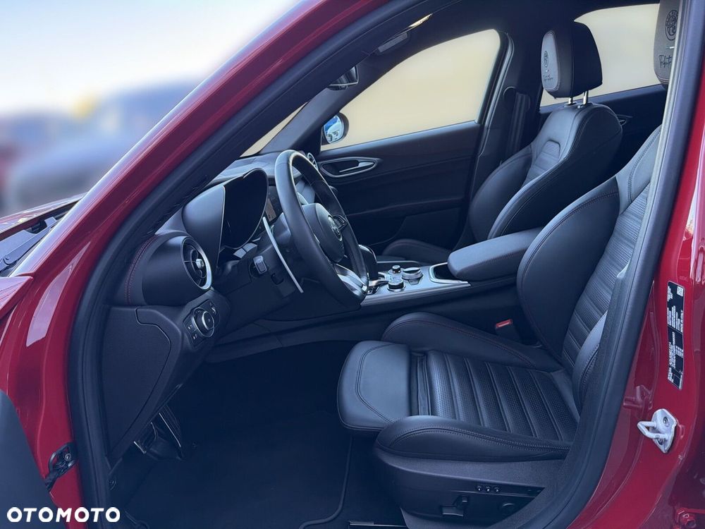 Alfa Romeo Giulia 2.0 Turbo Tributo Italiano Q4 - 11