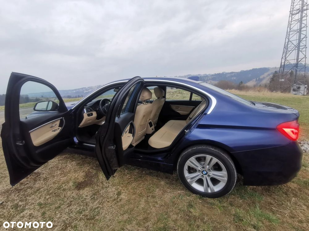 BMW Seria 3 330i xDrive Luxury Line - 25