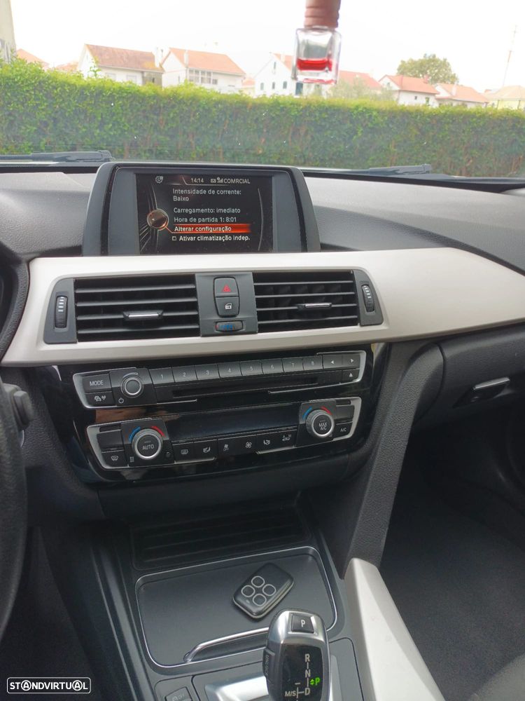 BMW 330 e iPerformance - 16