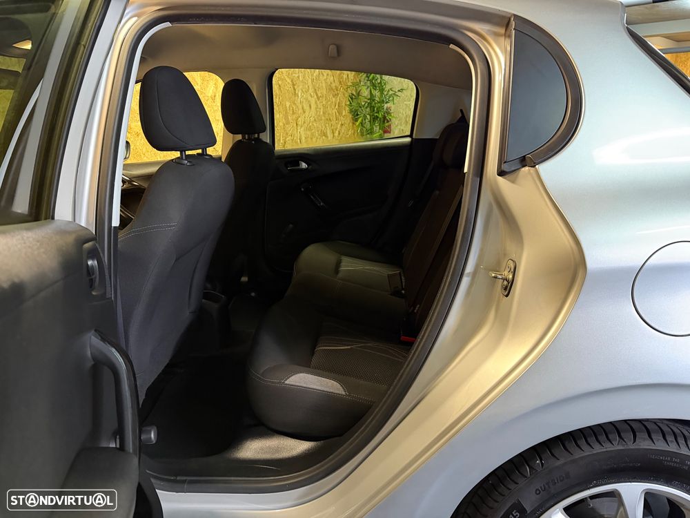 Peugeot 208 1.4 HDi Access - 9
