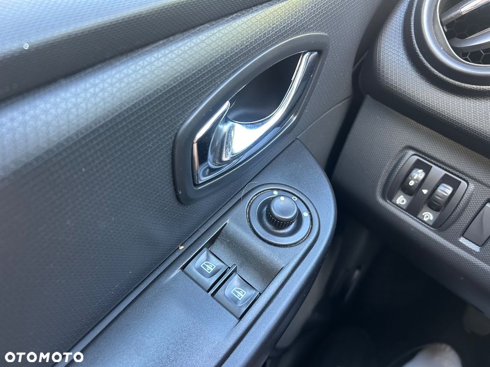 Renault Clio 1.2 16V 75 Authentique - 13
