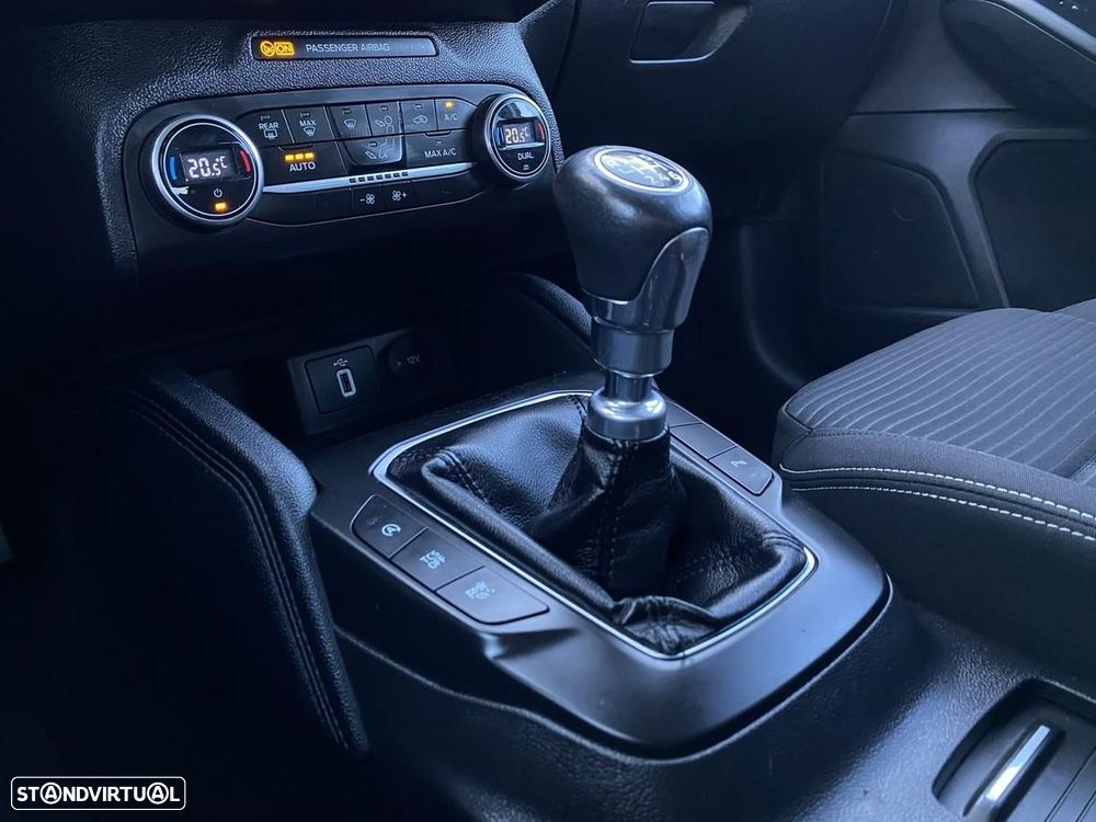 Ford Focus SW 1.5 TDCi EcoBlue Titanium - 23