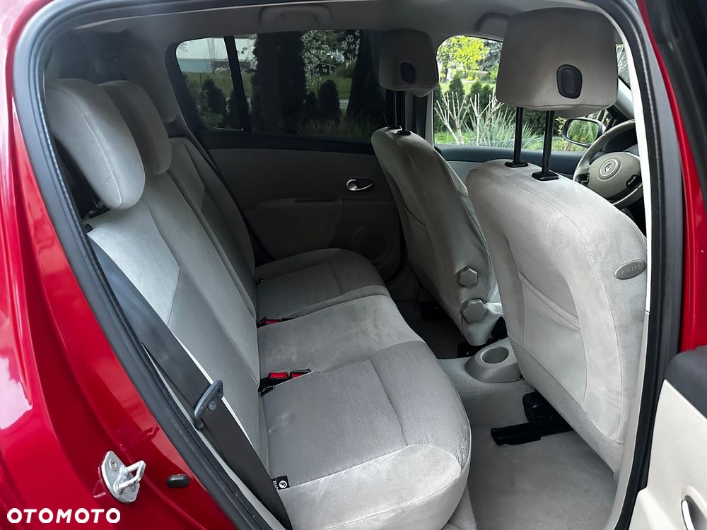 Renault Clio - 14