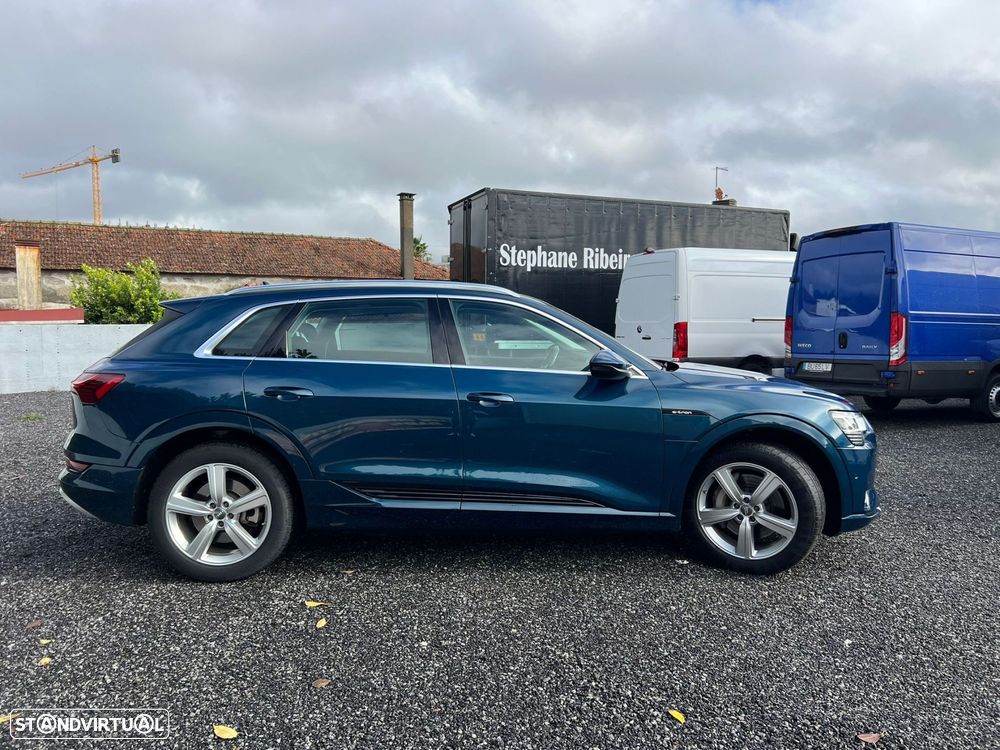 Audi e-tron 55 quattro - 11