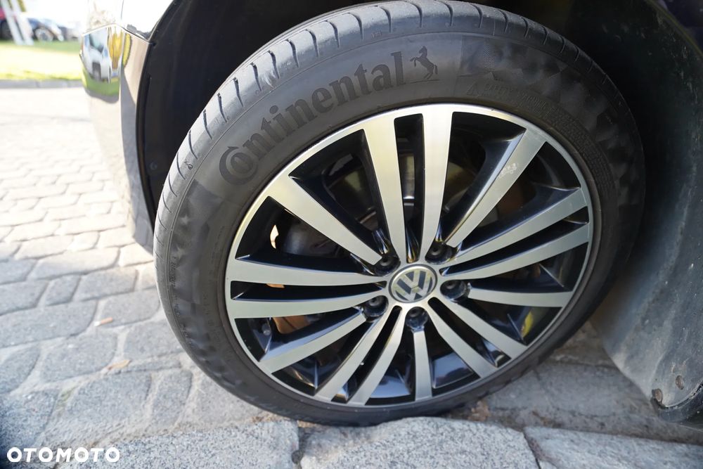 Volkswagen Passat - 4