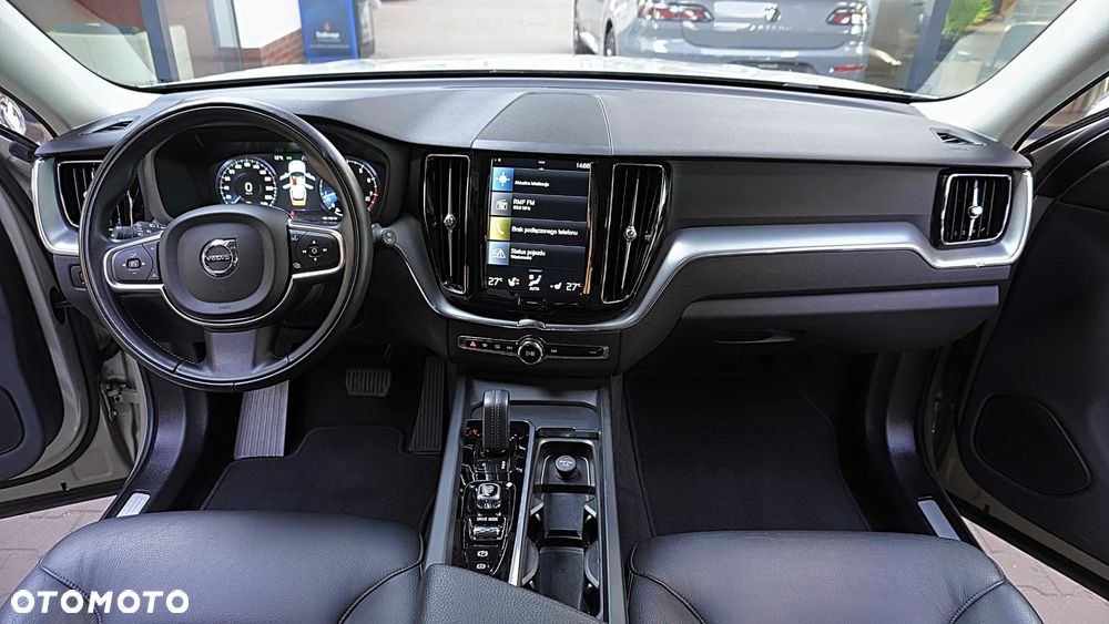 Volvo XC 60 T4 Momentum Pro - 15