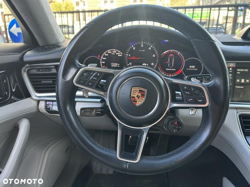 Porsche Panamera - 12