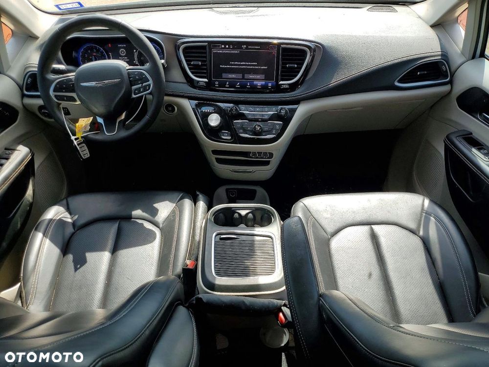 Chrysler Pacifica - 7