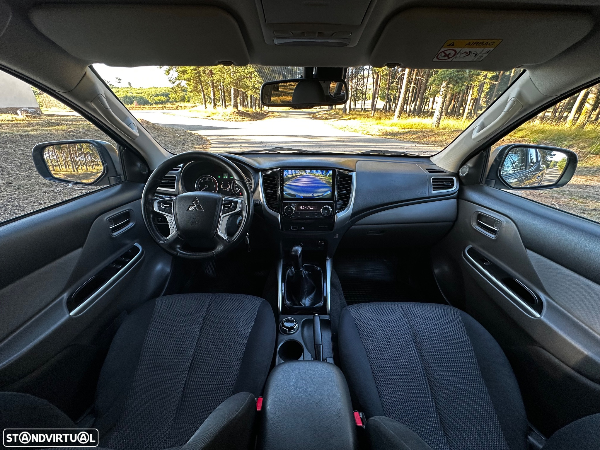 Mitsubishi L200 2.4 DI-D CD Intense Strakar 4WD - 23
