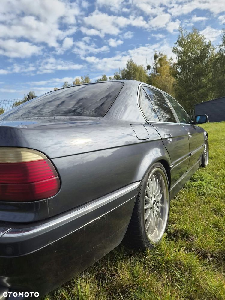 BMW Seria 7 - 4
