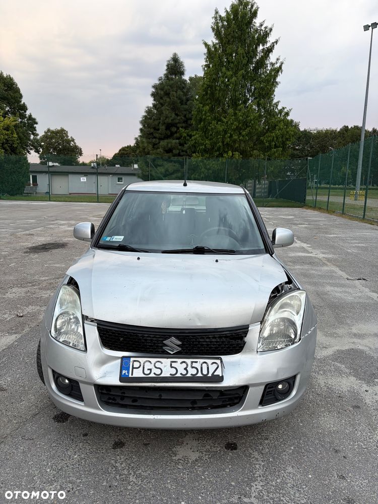 Suzuki Swift - 1