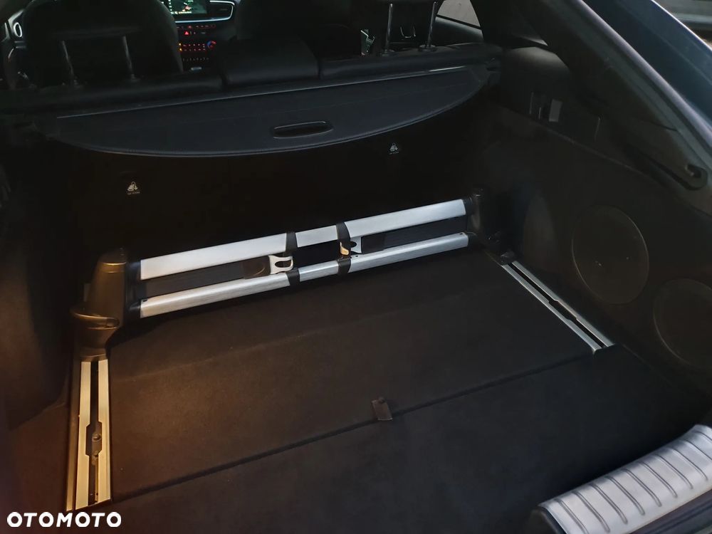 Kia ProCeed 1.6 T-GDI GT DCT - 17