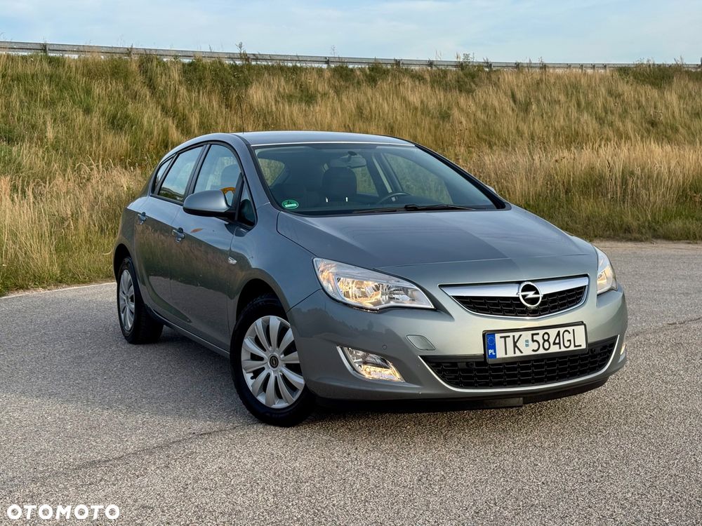 Opel Astra 1.4 Turbo Design Edition - 1