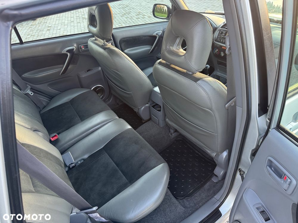 Toyota RAV4 D-4D 4x4 Executive - 15