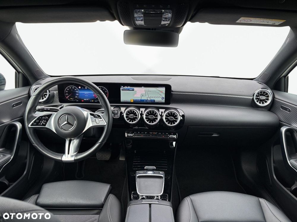 Mercedes-Benz Klasa A 180 Progressive 7G-DCT - 11