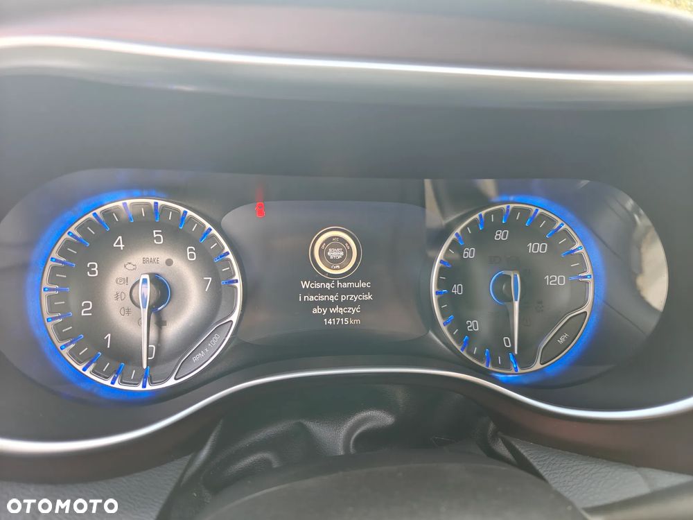 Chrysler Pacifica - 7