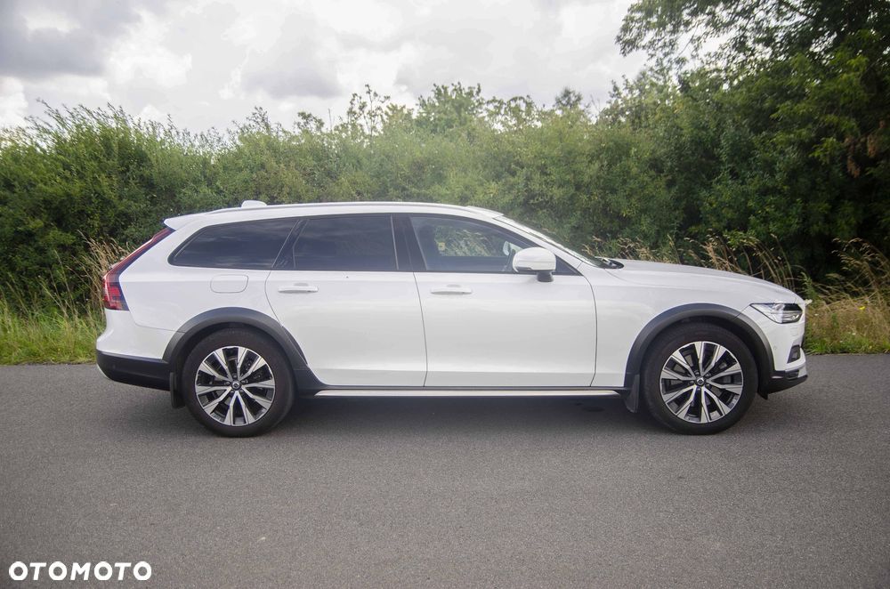 Volvo V90 Cross Country - 8
