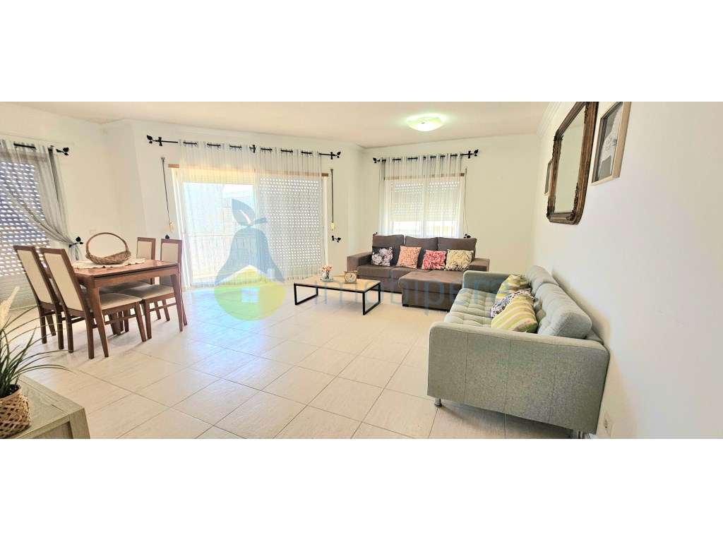 Algarve, Armação de Pêra; 
Fabuloso apartamento T2 encontra-se cer... - Grande imagem: 3/32