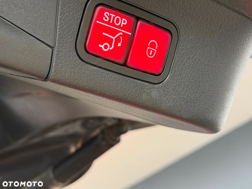 Mercedes-Benz GLB 200 AMG Line 7G-DCT - 14