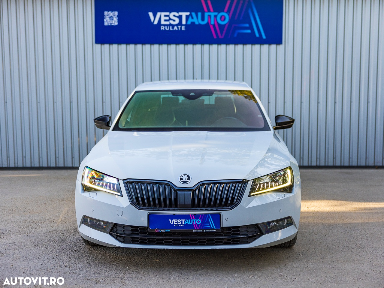 Skoda Superb 2.0 TDI DSG Sportline - 22