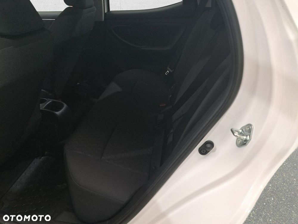 Toyota Yaris - 12