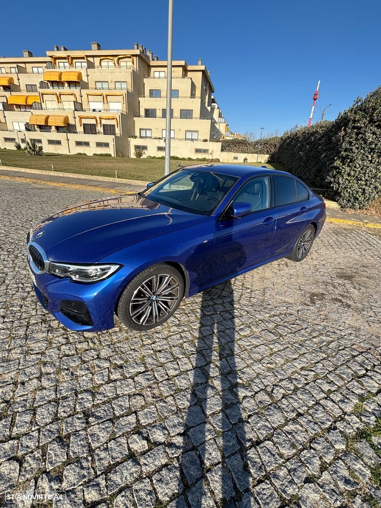BMW 330 e Pack Desportivo M Auto - 1