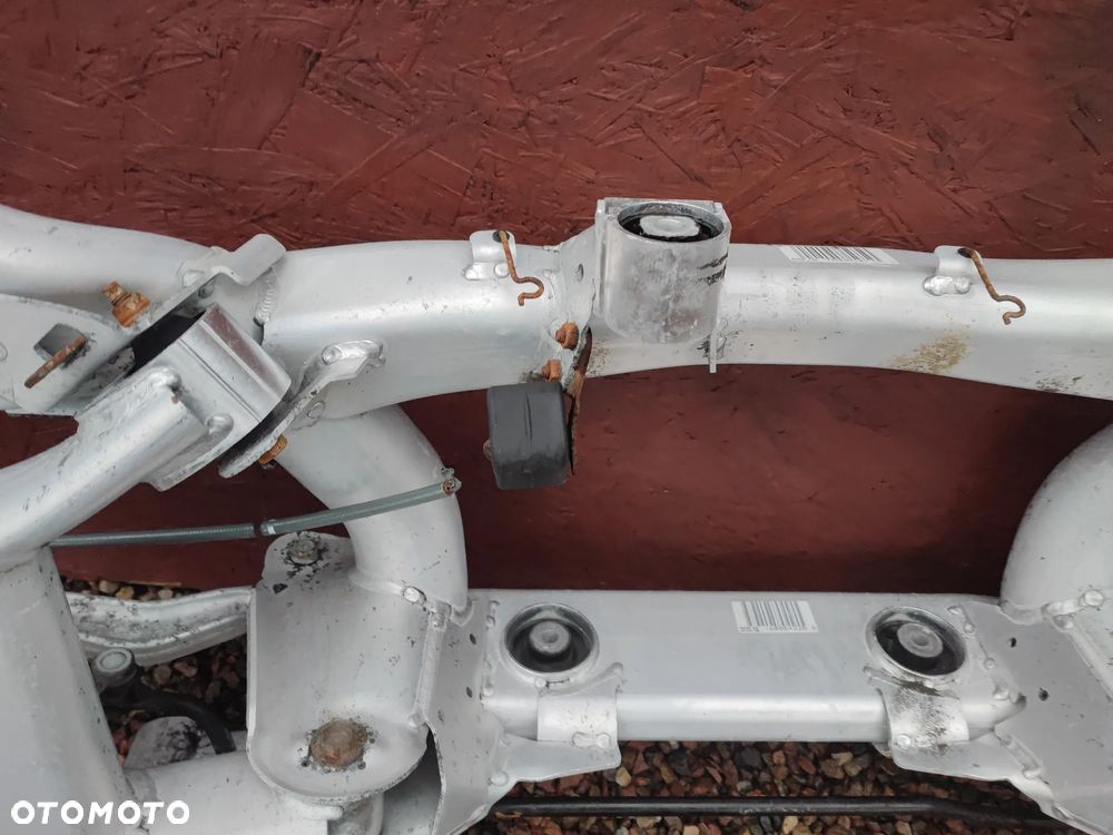 BMW E39 SEDAN ORYGINALNY KOMPLETNY WÓZEK TYŁ / BELKA ZAWIESZENIA TYŁ DO NADWOZIA SEDAN O NR.  33 31 1 097 248 / 33 31 1 094 296 / 33 31 1 094 512 / 33 31 1 094 272 / 33 31 1 092 871 OEM W BARDZO DOBRYM STANIE - 22