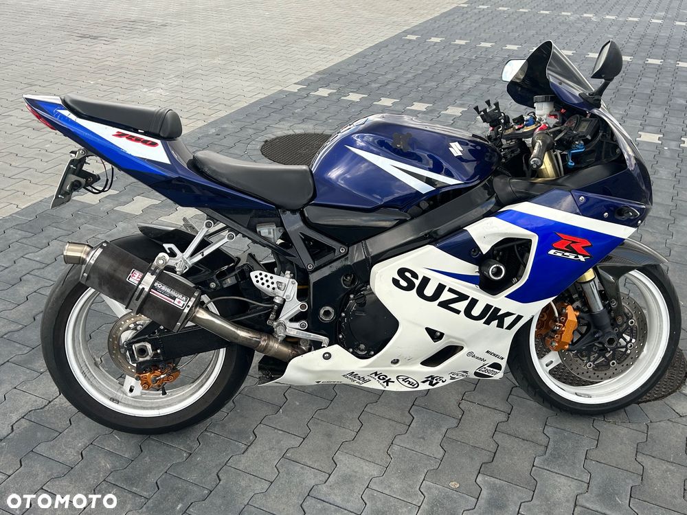 Suzuki GSX-R - 25