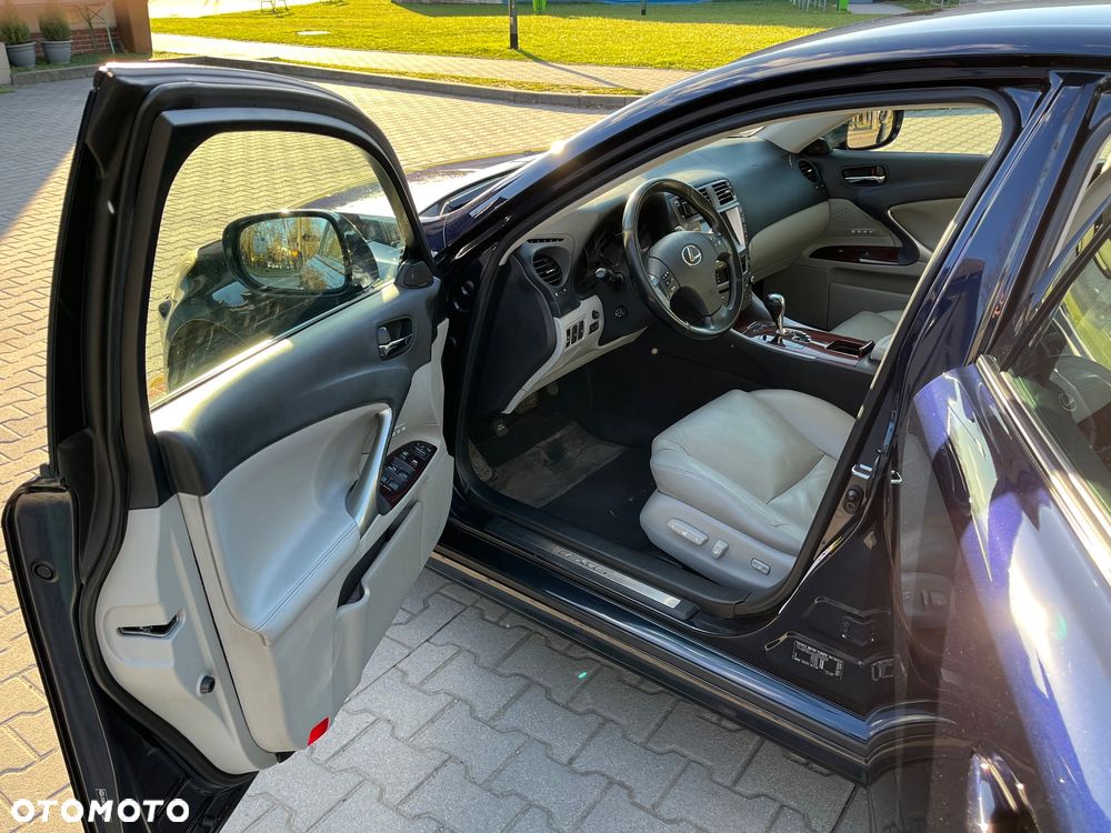 Lexus IS 250 Prestige - 13