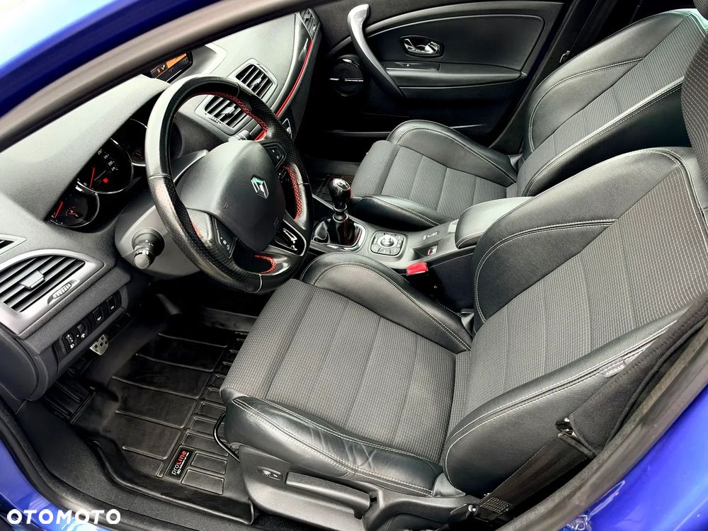 Renault Megane TCe 220 Start & Stop GT 220 - 19
