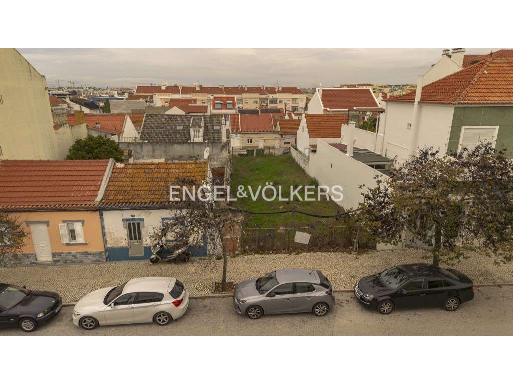 Terreno com 2 lotes e projecto habitacional aprovado - Grande imagem: 4/27