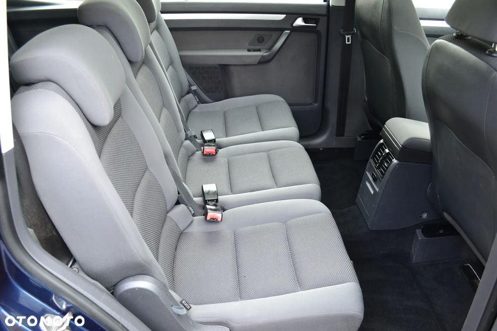Volkswagen Touran 1.6 TDI DPF BlueMotion Technology MATCH - 20