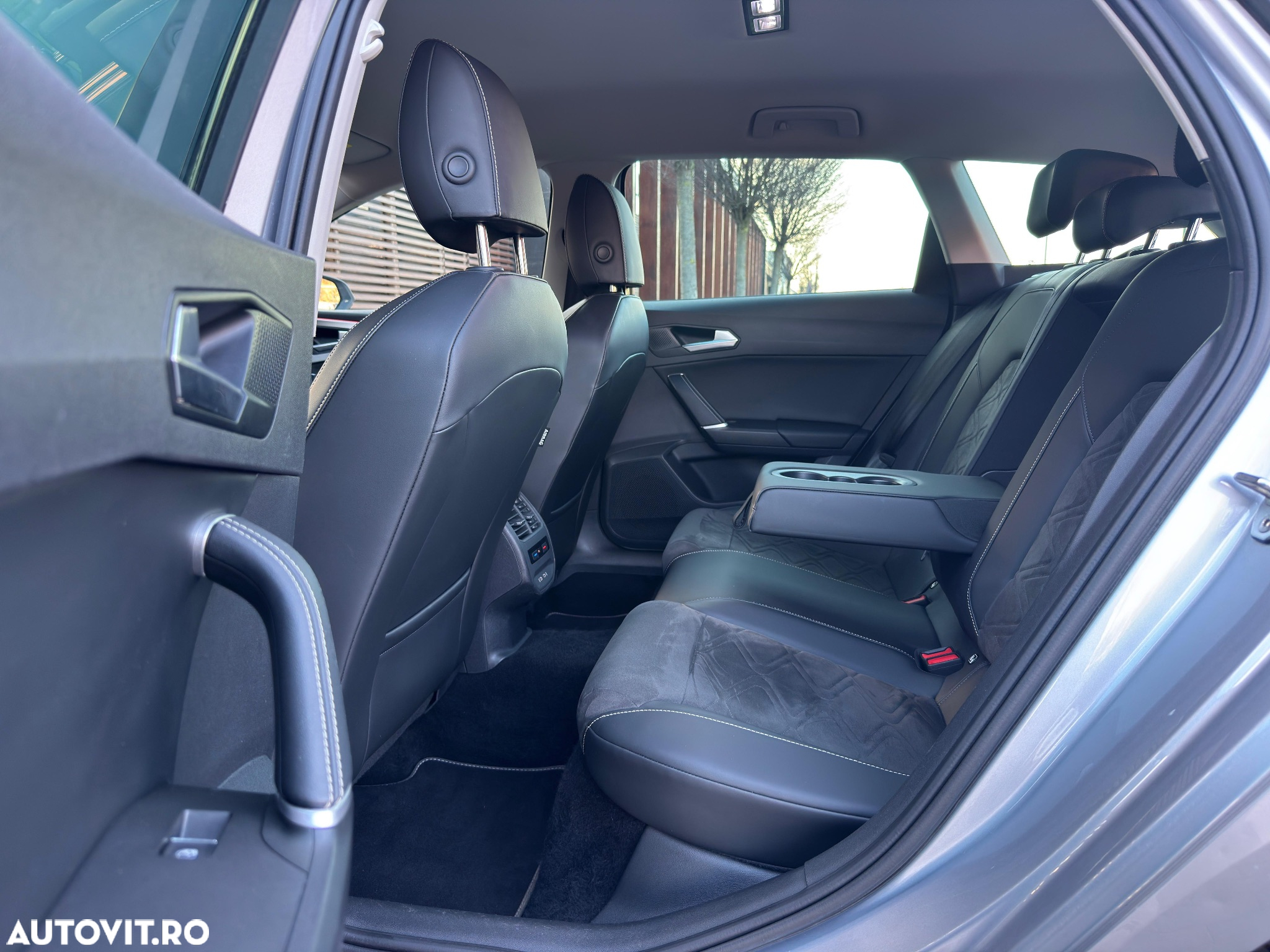 Seat Leon Sportstourer 1.4 e-Hybrid DSG Xcellence Plus - 11