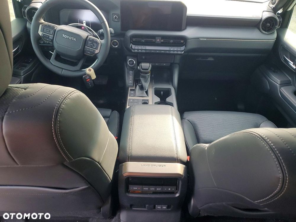 Toyota Land Cruiser - 7