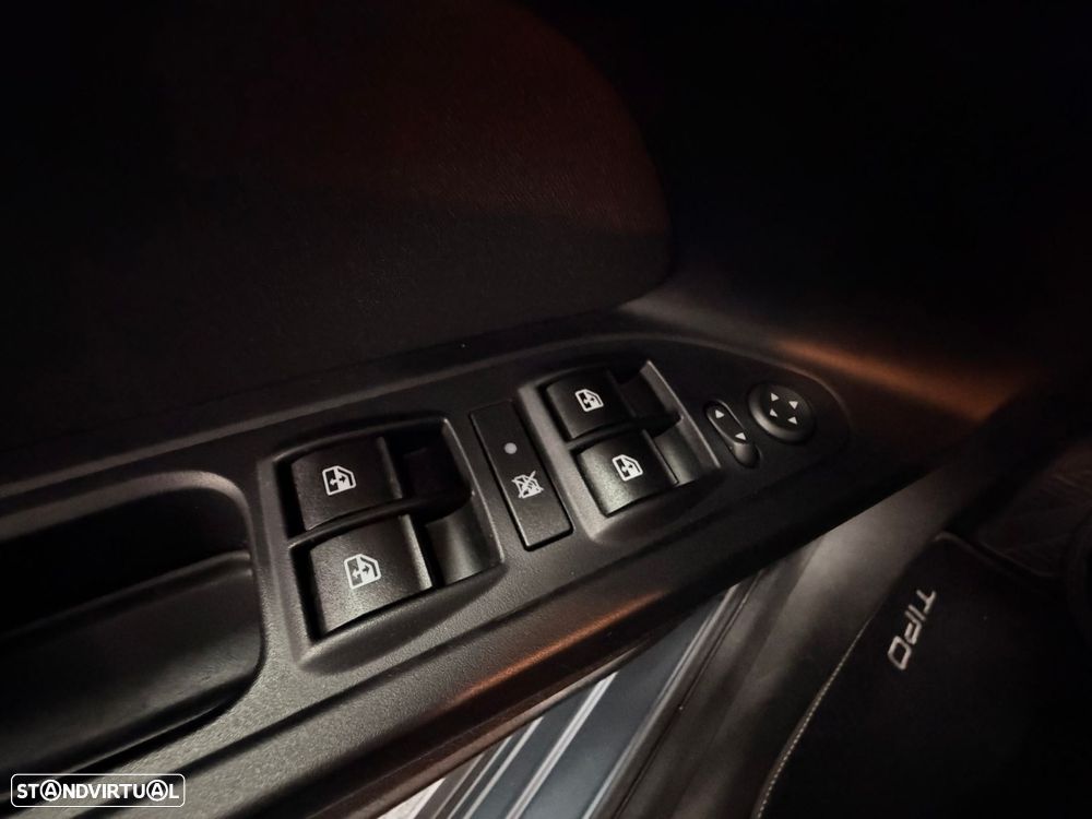 Fiat Tipo Cross 1.3 Multijet - 23