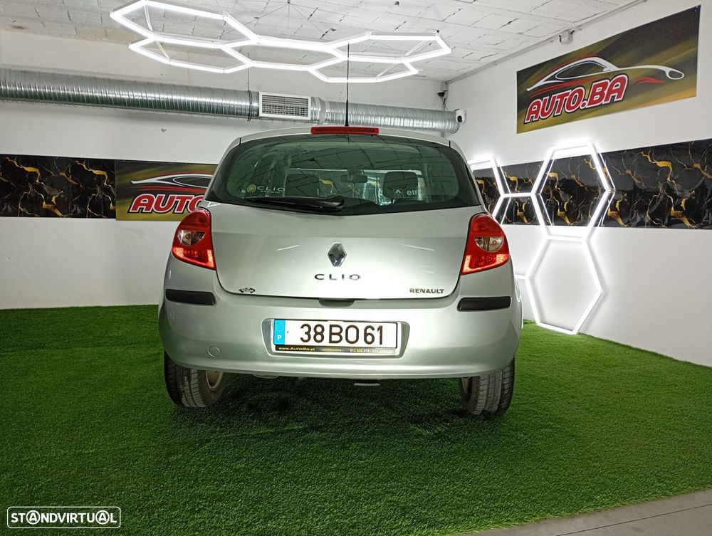 Renault Clio 1.2 16V Dynamique - 29