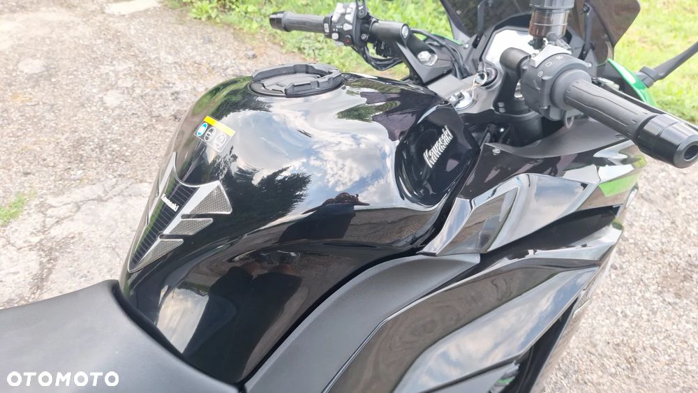Kawasaki Ninja 1000 SX - 12