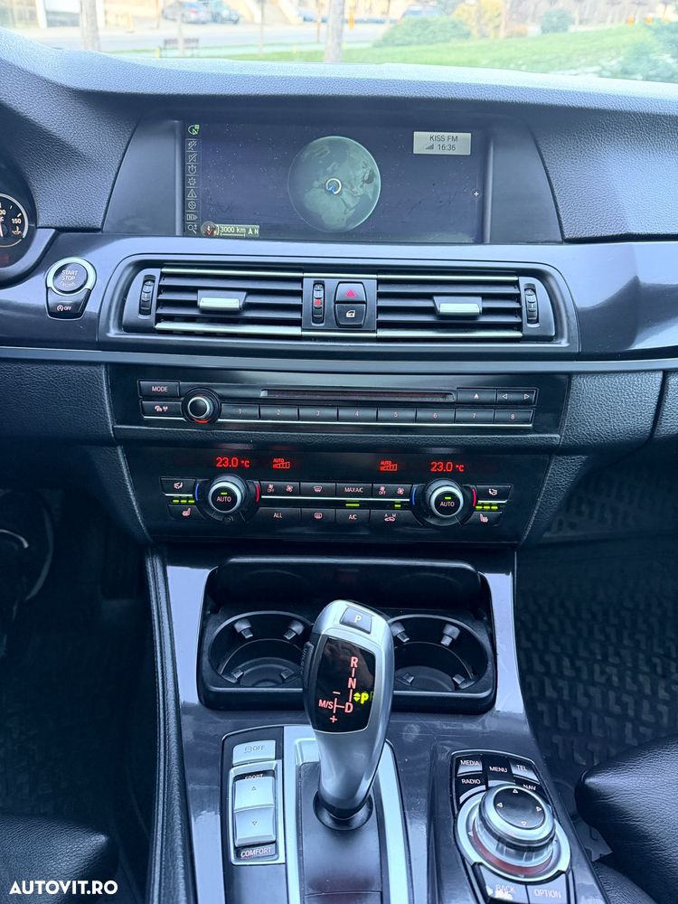 BMW Seria 5 525d Sport-Aut. - 21