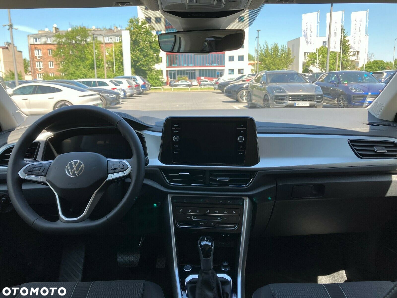 Volkswagen T-Roc - 16